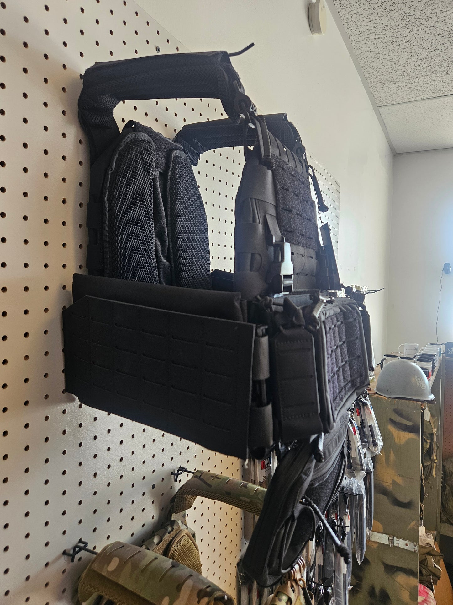 Black Plate Carrier w/ Chest Rig